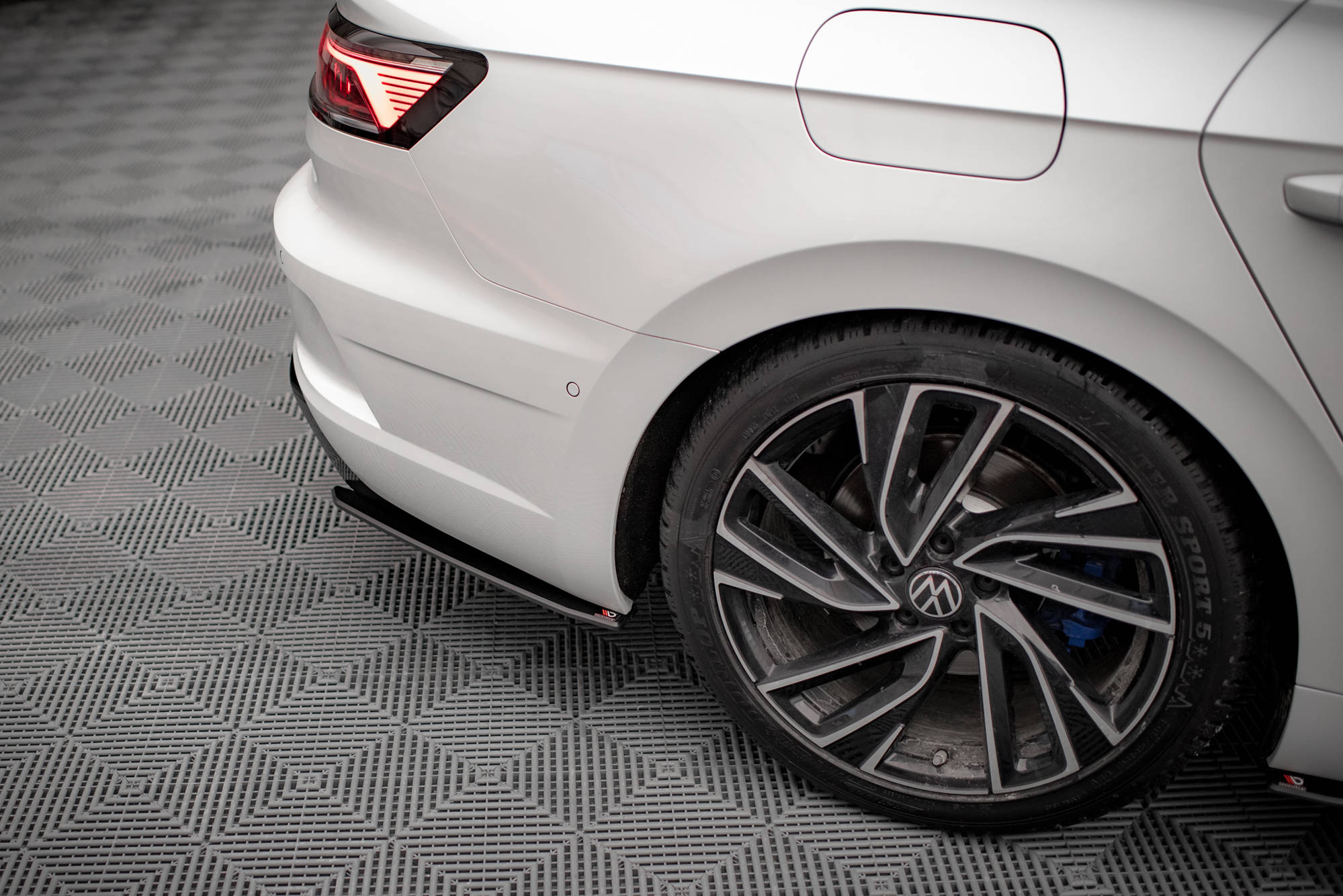 Maxton Design Street Pro Heck Ansatz Flaps Diffusor für Volkswagen Arteon R